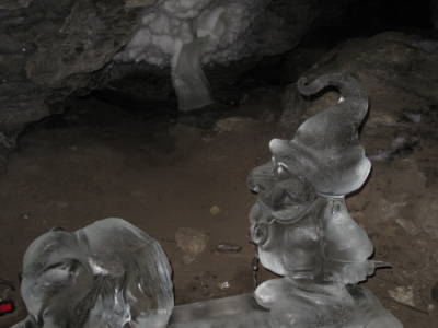 08-30 Cave Figure 02